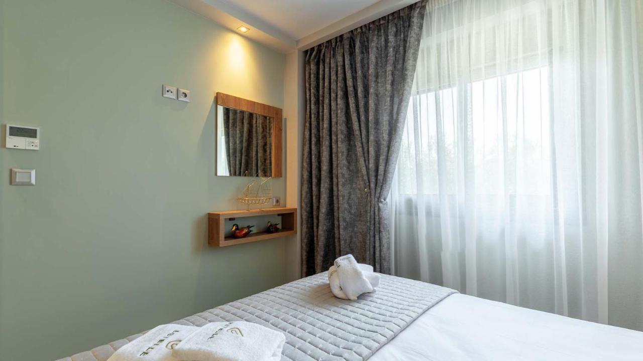 Estelle Family Luxury Apartments & Suites Gerakini Exterior foto