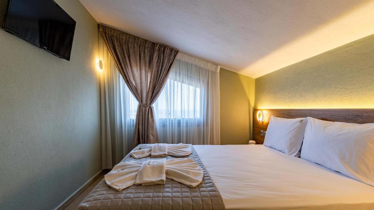 Estelle Family Luxury Apartments & Suites Gerakini Exterior foto